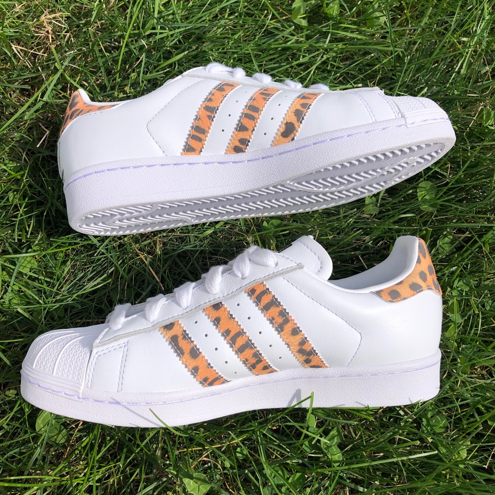 Women’s Adidas Superstar White Leopard (Rare) - Picture 7 of 9
